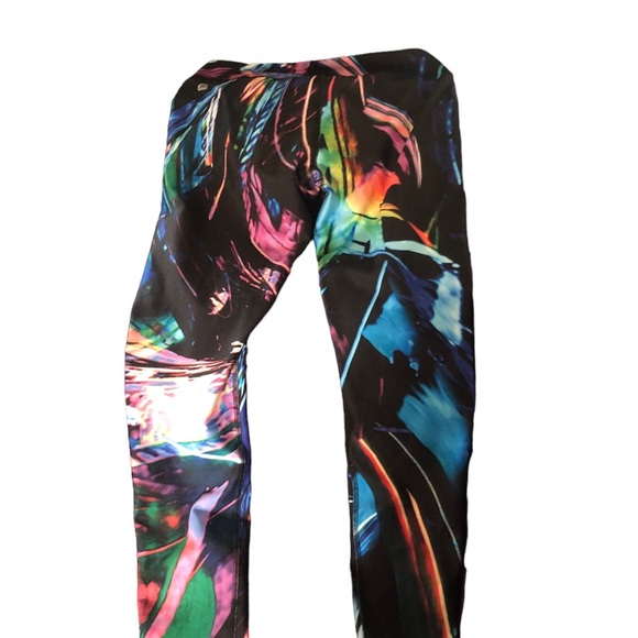 Fitness leggings feels new - Picture 3 of 3